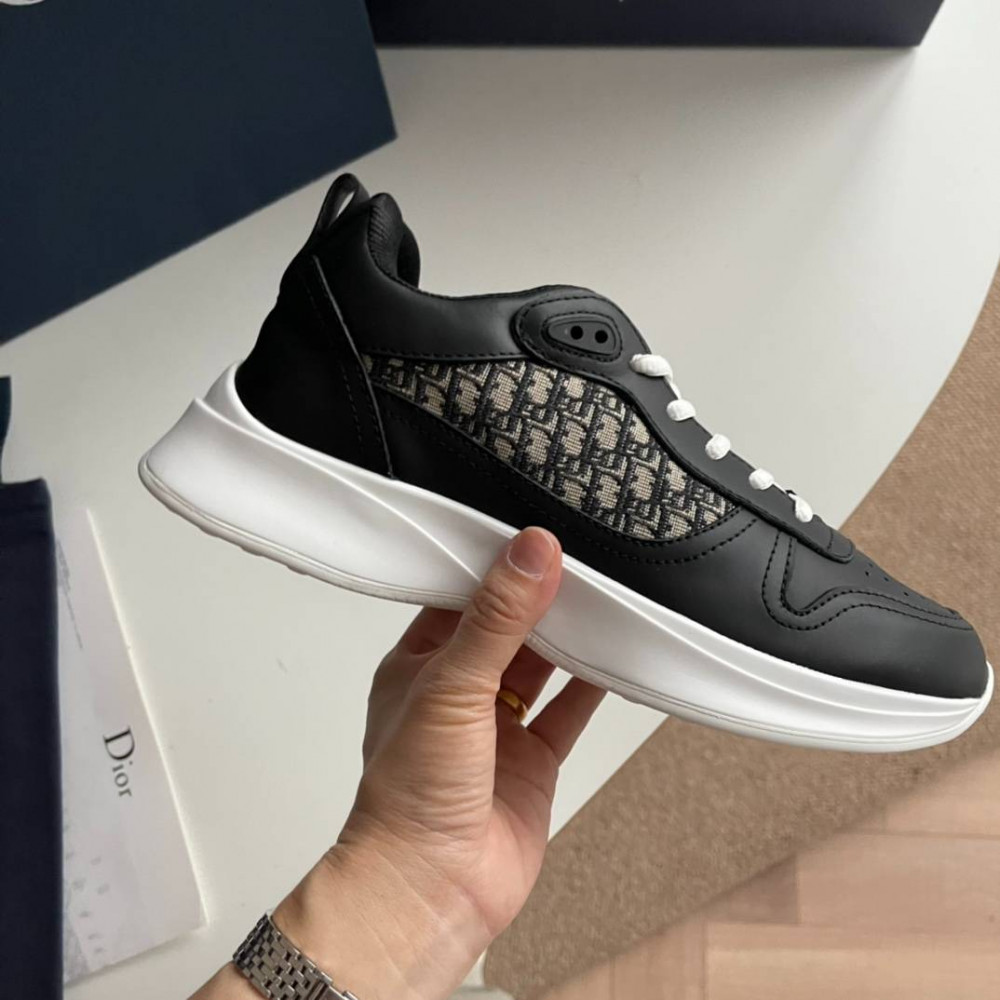 B25 Runner sports shoes
