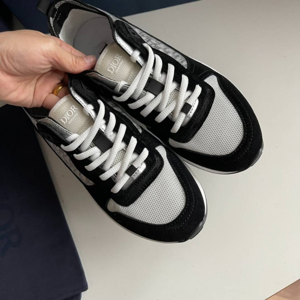B25 Runner sports shoes