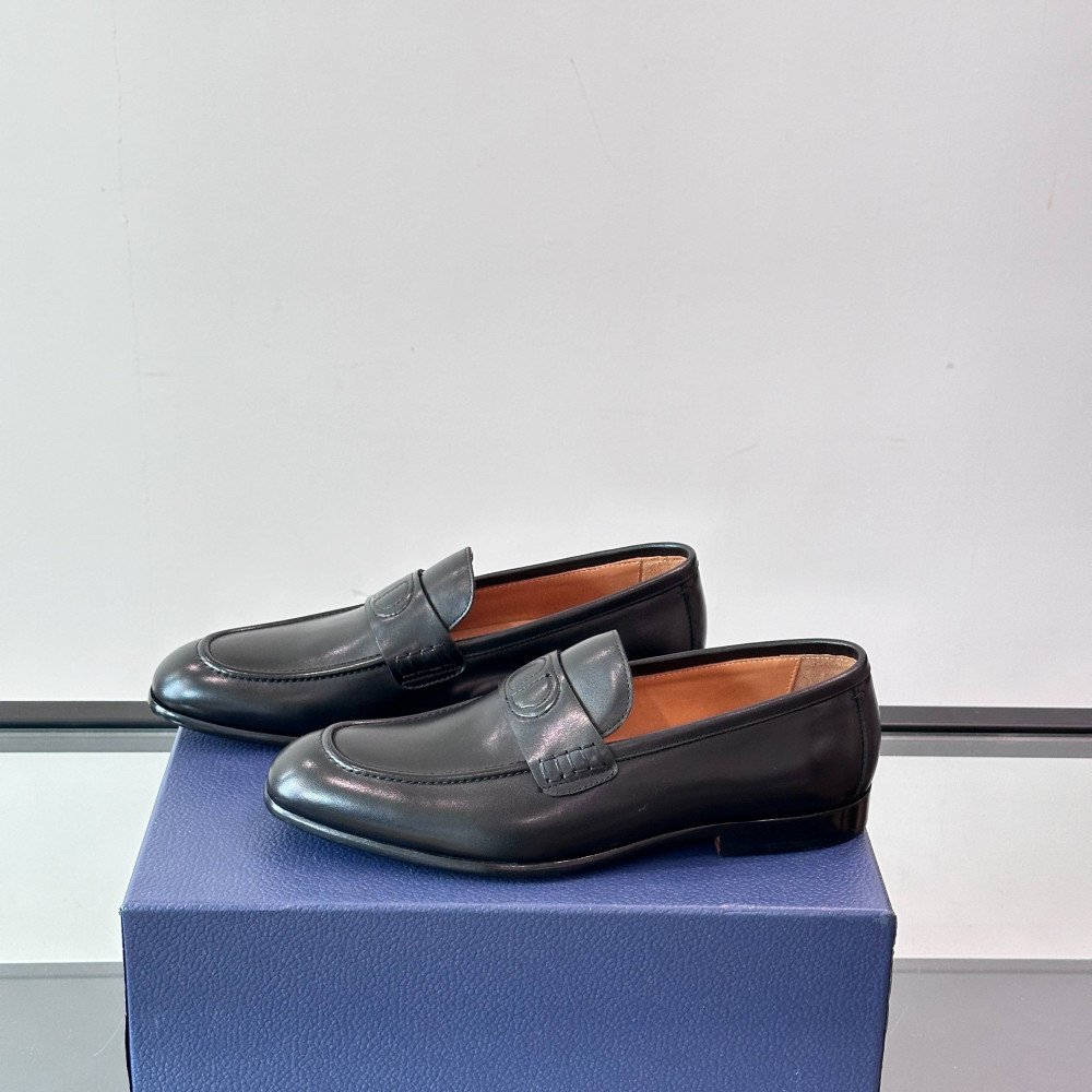 CD leather shoes