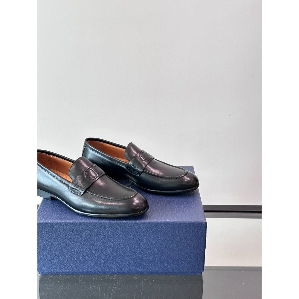 CD leather shoes