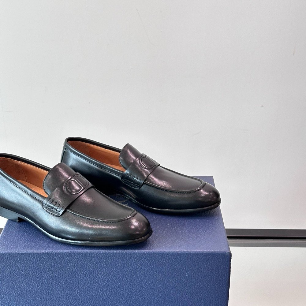 CD leather shoes