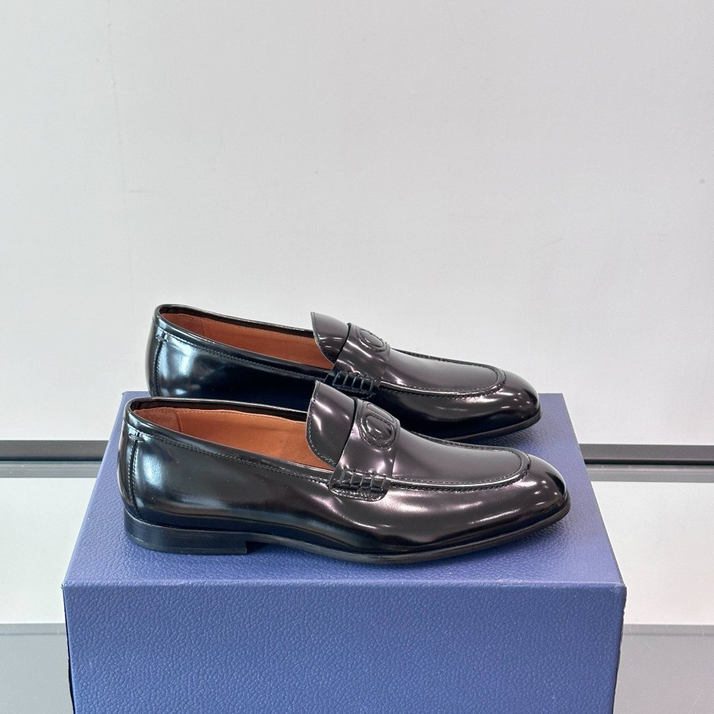 CD leather shoes