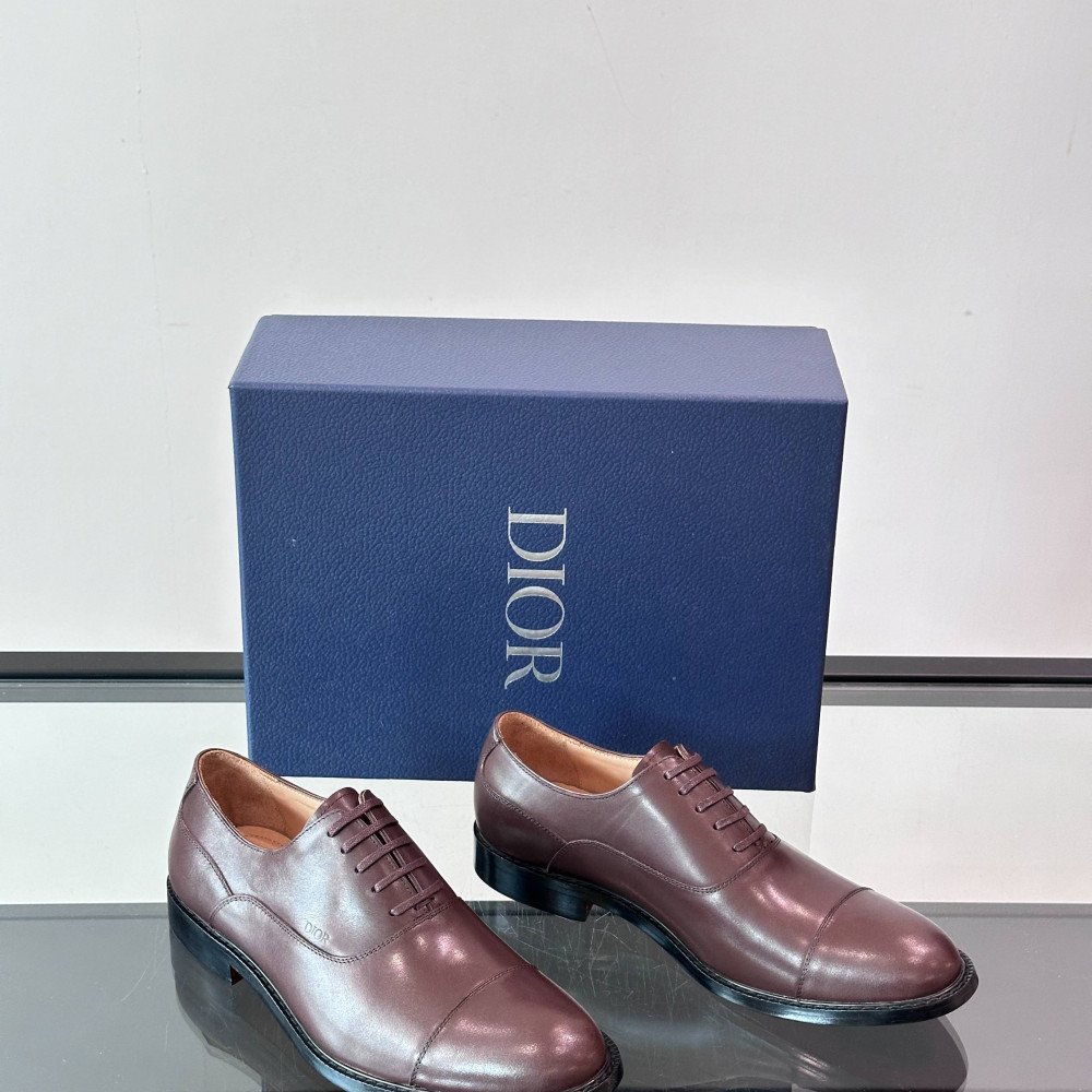 CD leather shoes