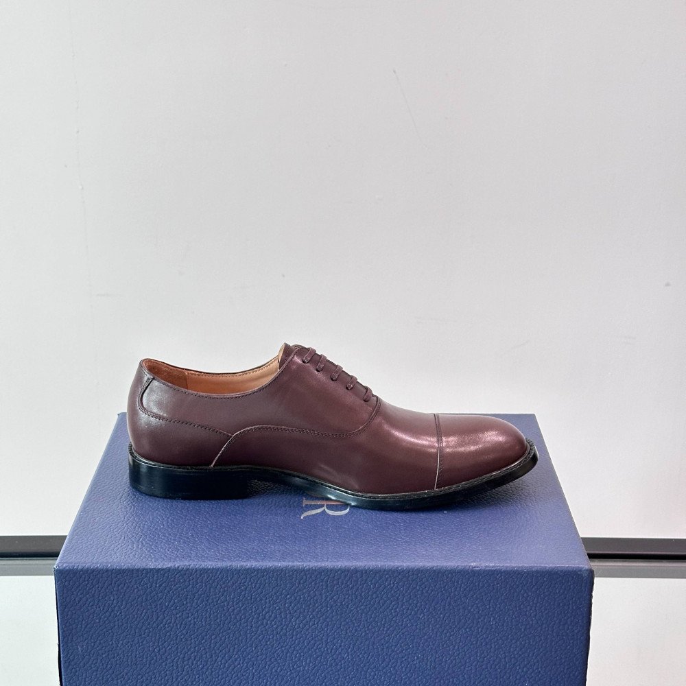 CD leather shoes