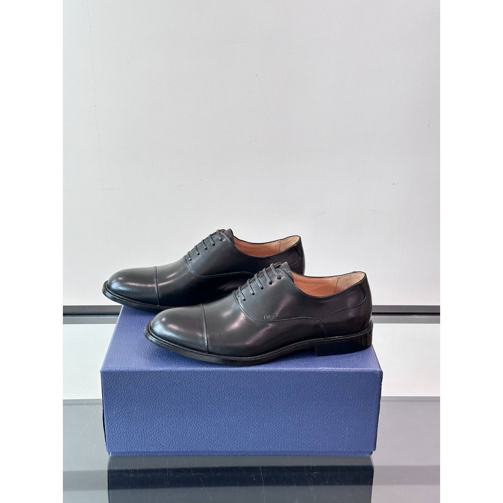 CD leather shoes