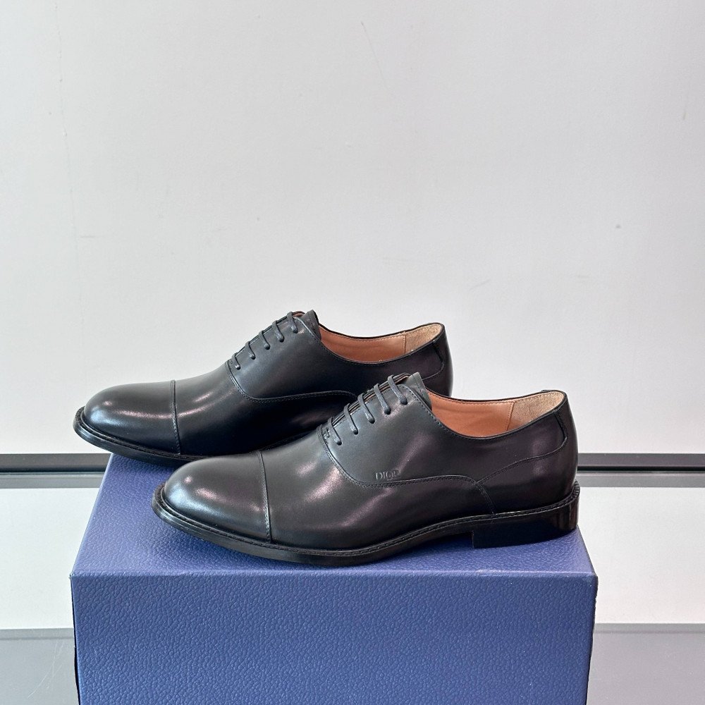 CD leather shoes