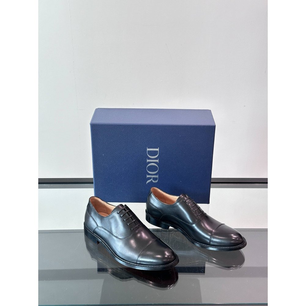 CD leather shoes