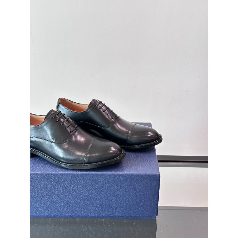 CD leather shoes