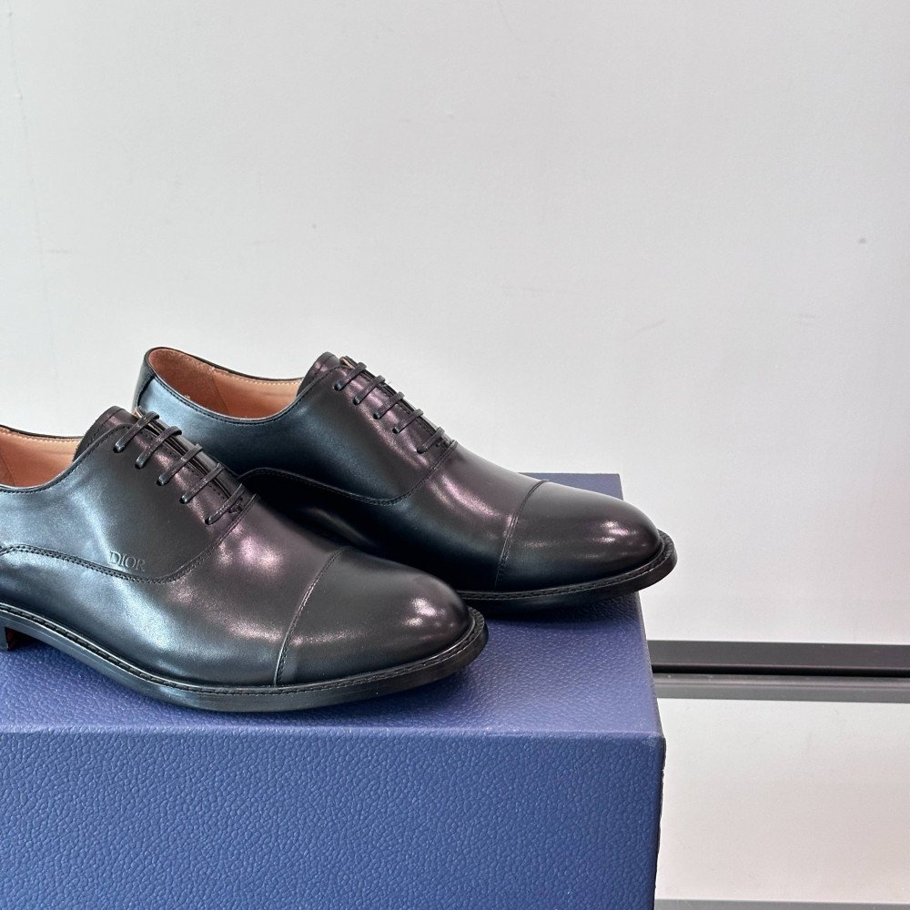 CD leather shoes