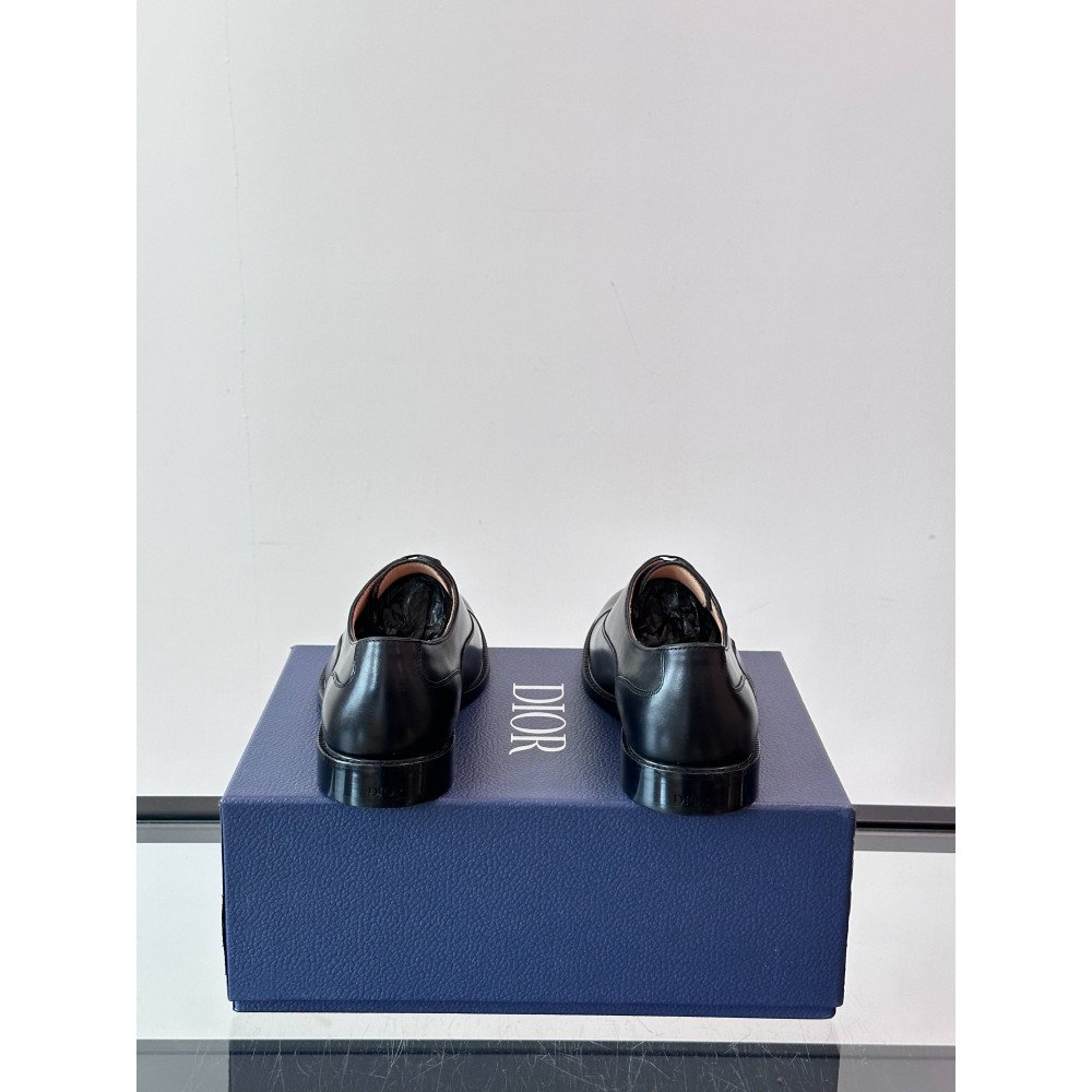 CD leather shoes