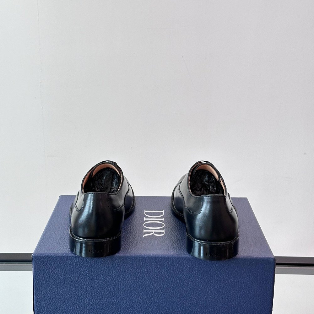 CD leather shoes