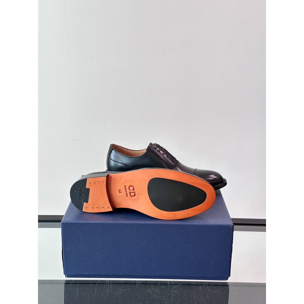 CD leather shoes