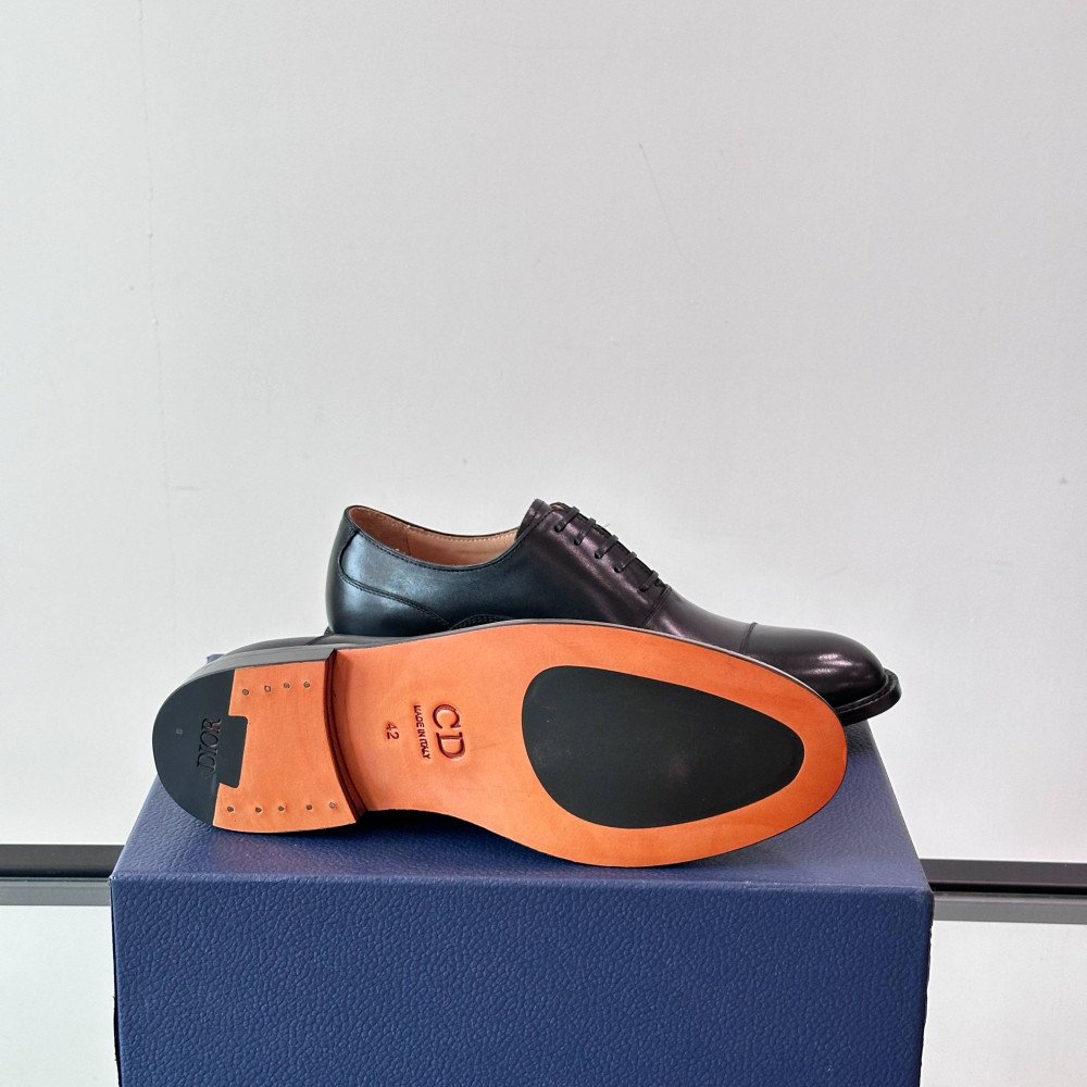 CD leather shoes