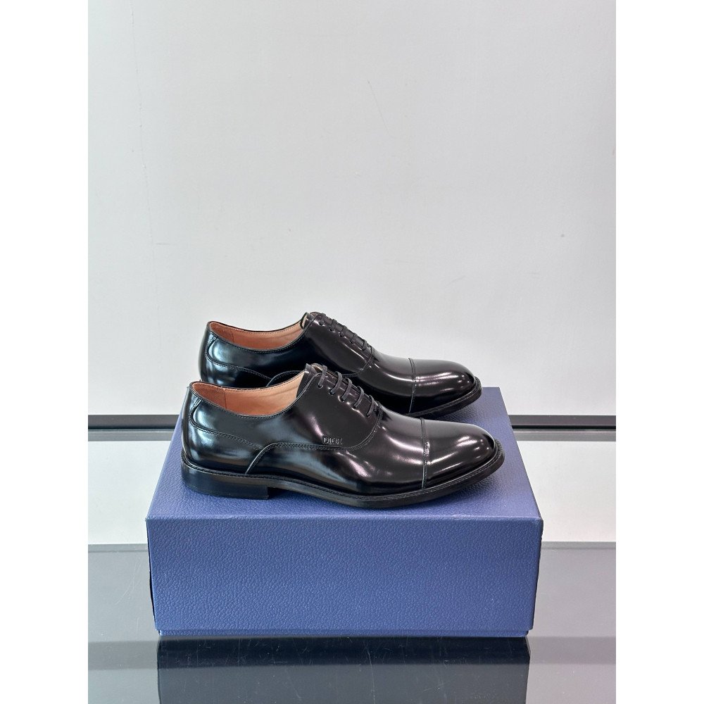 CD leather shoes