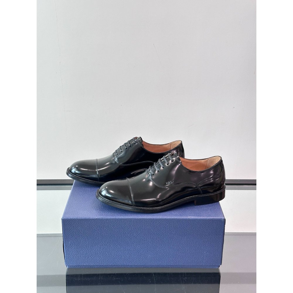 CD leather shoes