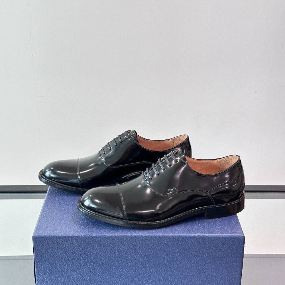 CD leather shoes