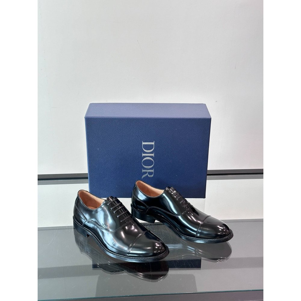 CD leather shoes