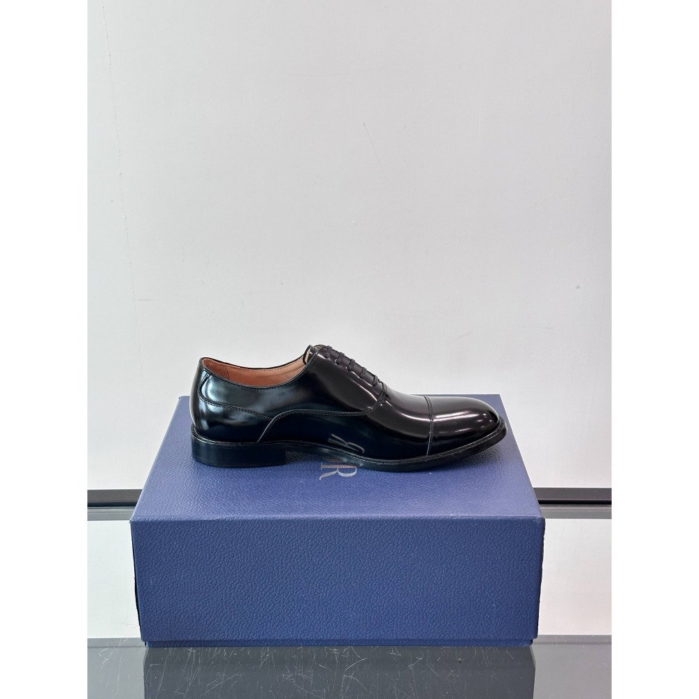 CD leather shoes
