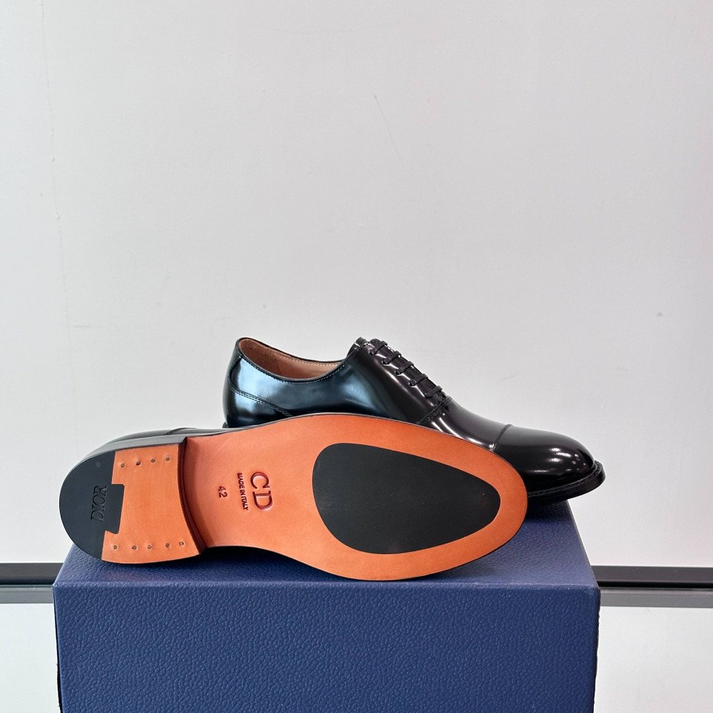 CD leather shoes