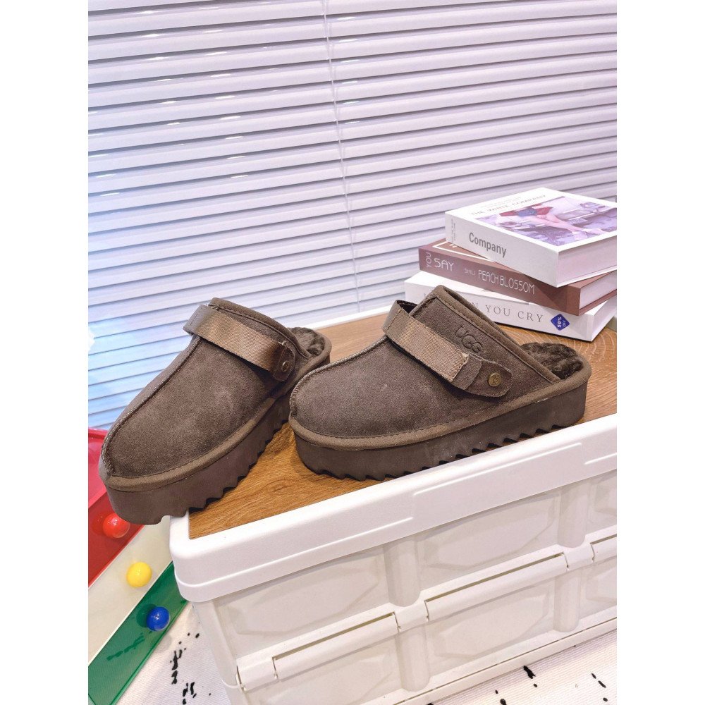 Lanakrog Slippers Lanakrog Slippers
